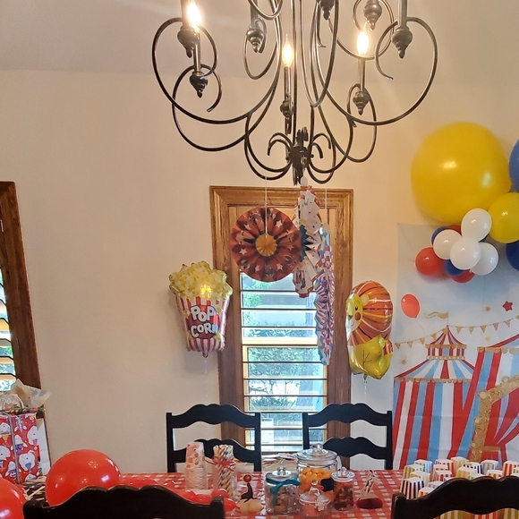 Circus themed party decorations - Picture 2 of 5